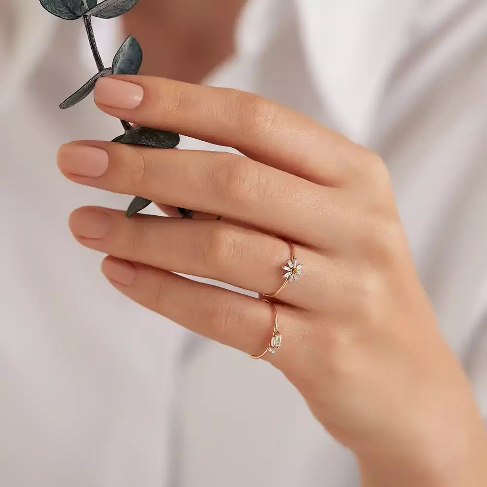 Daisy 0.15 CT Safir ve Pırlanta Taşlı Rose Altın Yüzük
