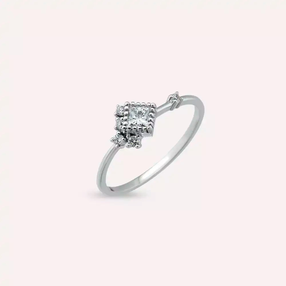 Zena 0.30 CT Prenses Kesim Pırlanta Taşlı Beyaz Altın Yüzük