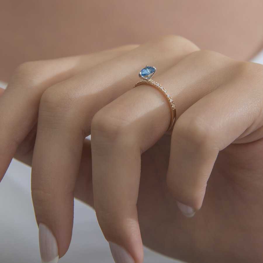 0,62 Karat Pırlantalı Blue Topaz Yüzük