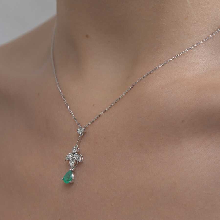 0,70 Karat Pırlantalı Zümrüt Kolye