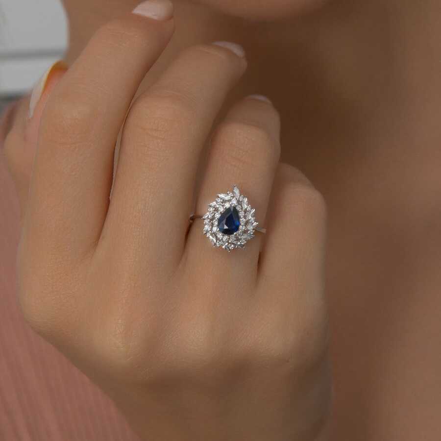 0,95 Karat Pırlantalı Safir Yüzük