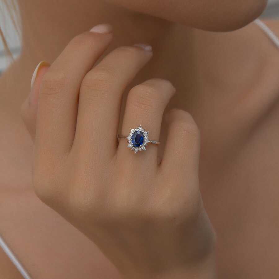 0,99 Karat Pırlantalı Safir Yüzük
