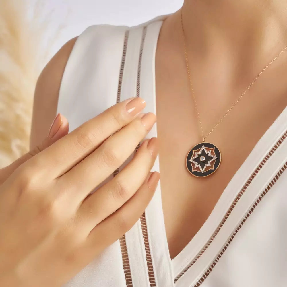 Medallion Pırlanta Taşlı ve Siyah Mineli Rose Altın Kolye