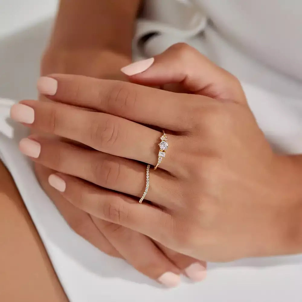 Bent 0.15 CT Diamond Yellow Gold Ring