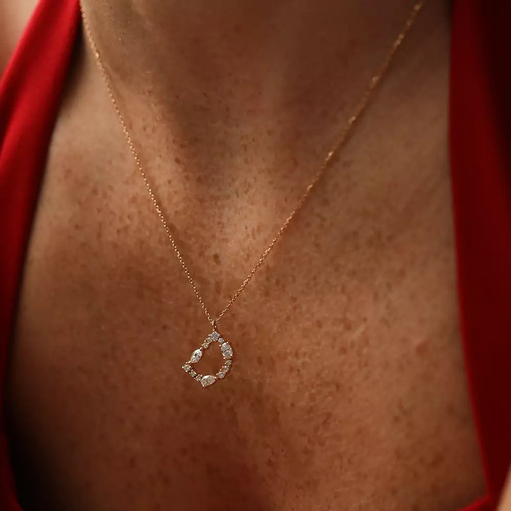 D Harf 0.70 CT Pırlanta Taşlı Rose Altın Kolye