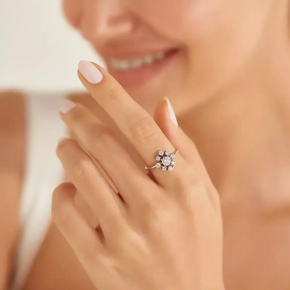 Hake 0.77 CT Diamond White Gold Ring