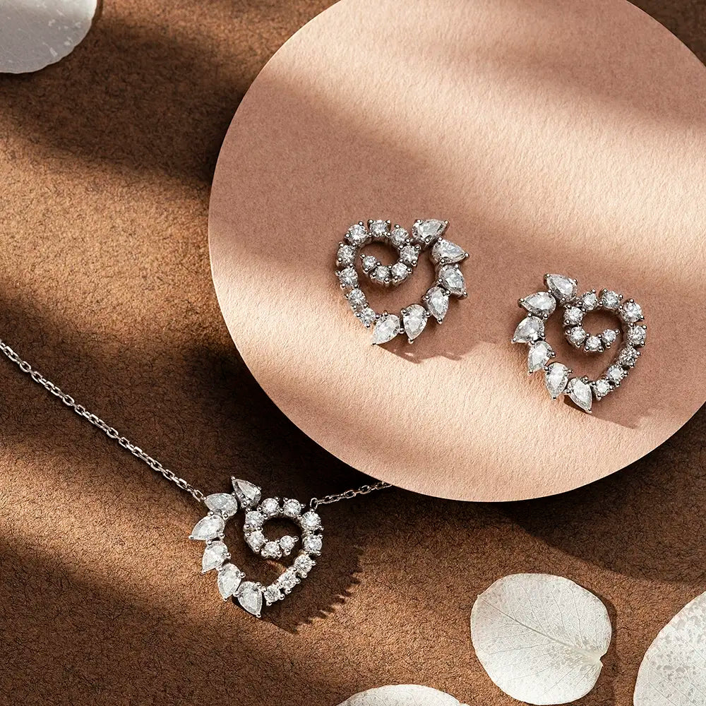 Boucle Pear-Cut Diamond White Gold Earrings