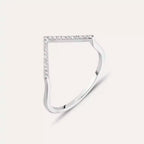 White Gold Minimal V-Ring with Diamond