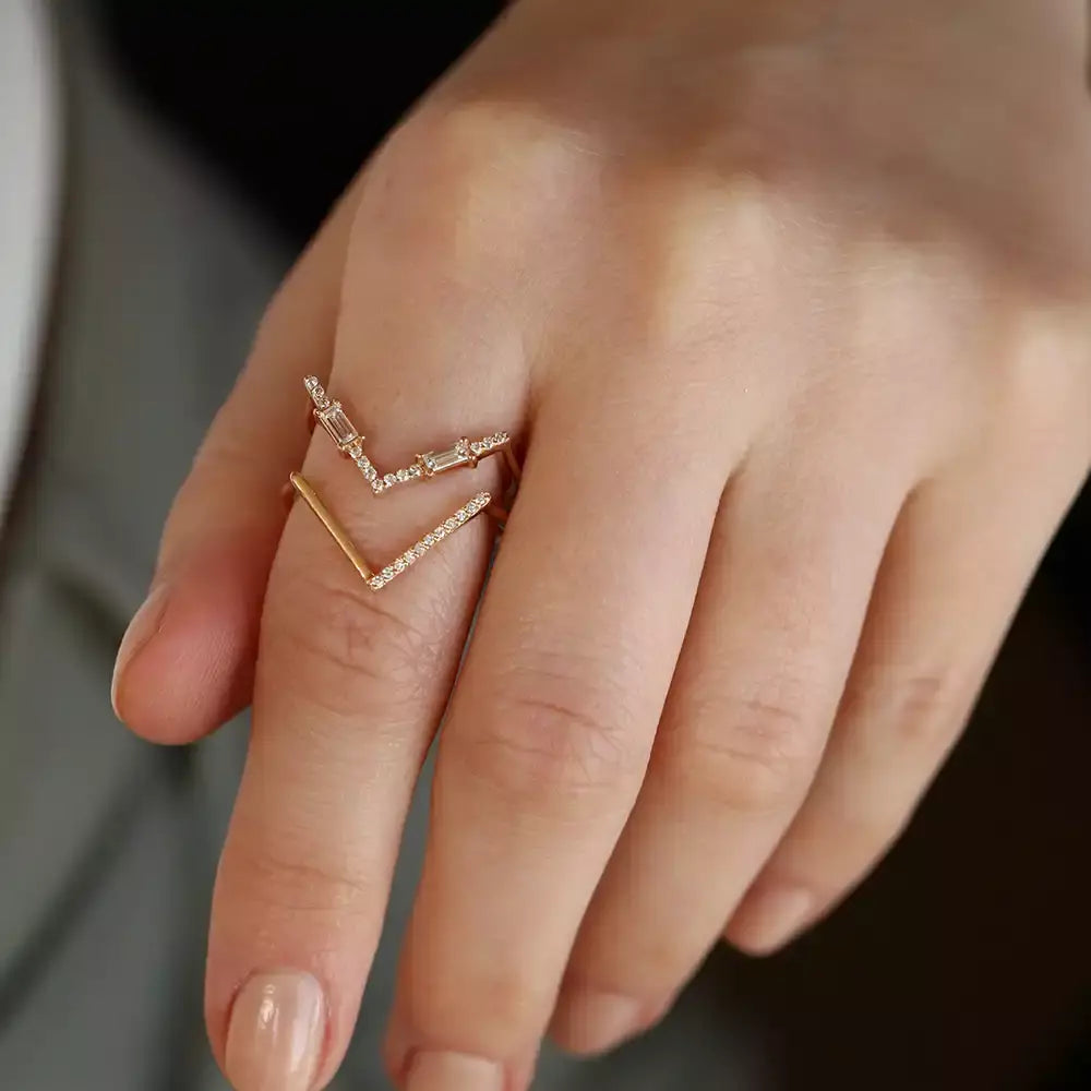 Rose Gold Minimal V Ring with Diamond
