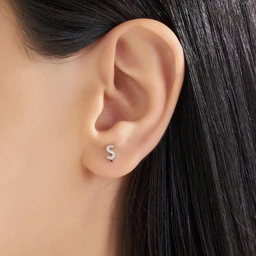 Ş Harf Pırlanta Taşlı Beyaz Altın Piercing
