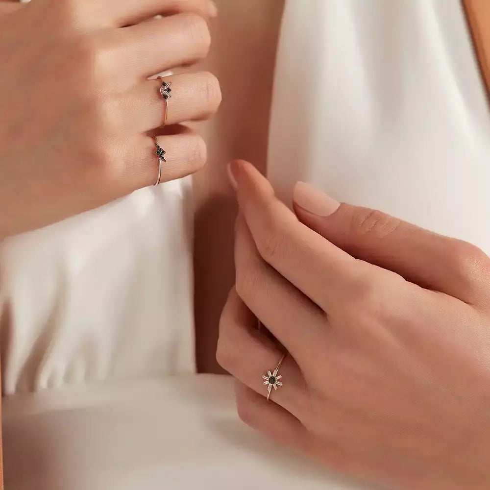Micra 0.12 CT Siyah Pırlanta ve Baget Pırlanta Taşlı Rose Altın Yüzük