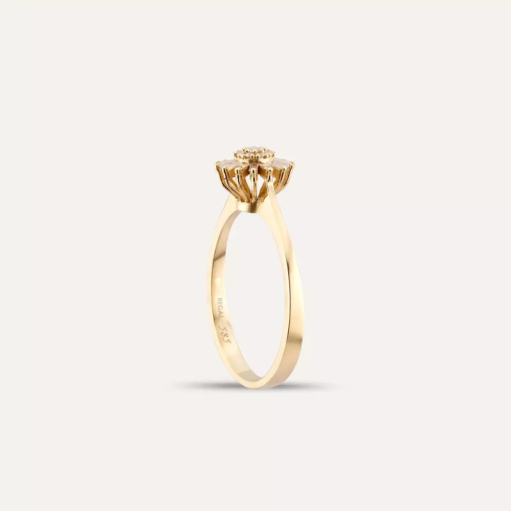 Shiny Yellow Gold Ring with Baguette-Cut Diamond